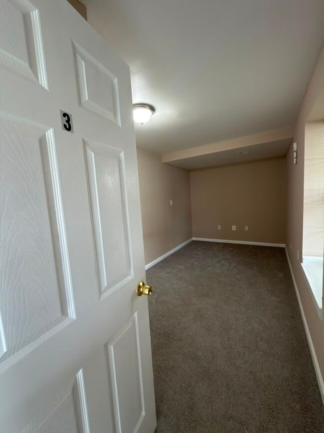 Building Photo - Private Basement Room in Waldorf | Utilities & WiFi Included