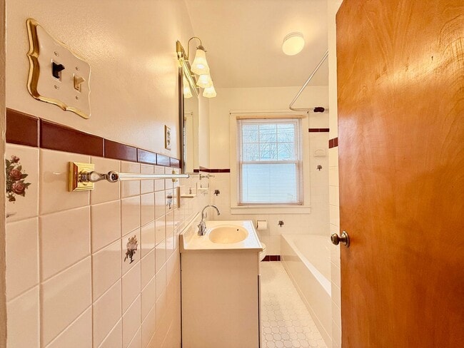 Building Photo - Welcome Home!