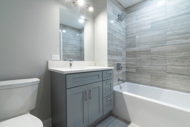 Building Photo - 23 W Hubbard St