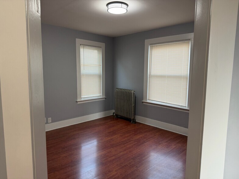Building Photo - 163 Lamson St