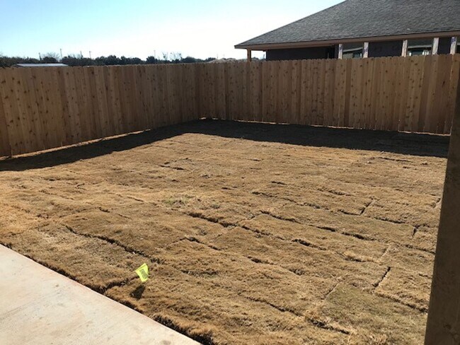 Building Photo - 6047 Jennings Dr