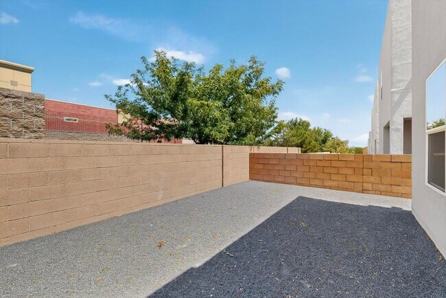 Building Photo - 9609 Sage Ranch Ct