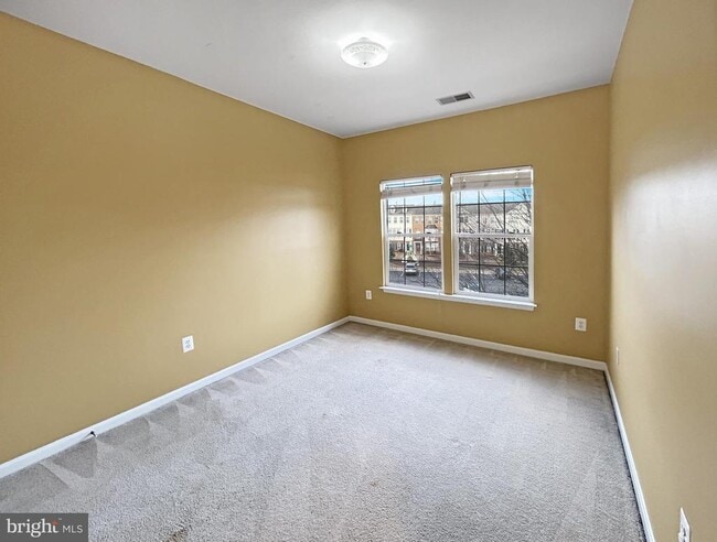 Building Photo - 44259 Huron Terrace