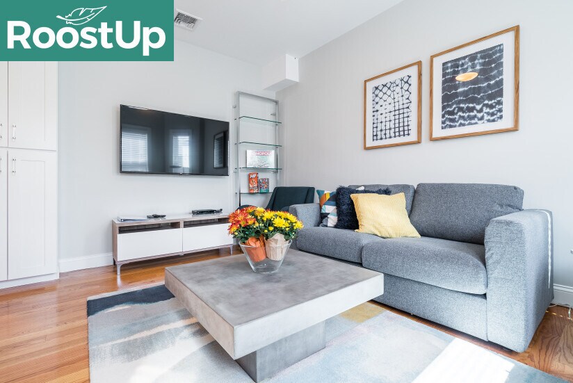 Building Photo - Furnished Bedroom with Private Bath in Cambridge