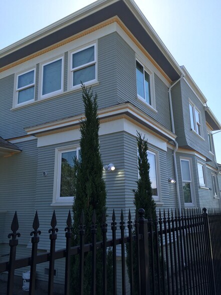 Building Photo - 3283 Market St