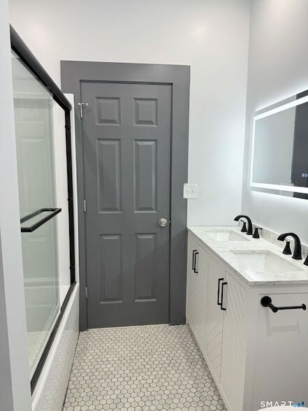 Building Photo - 134 Hubinger St