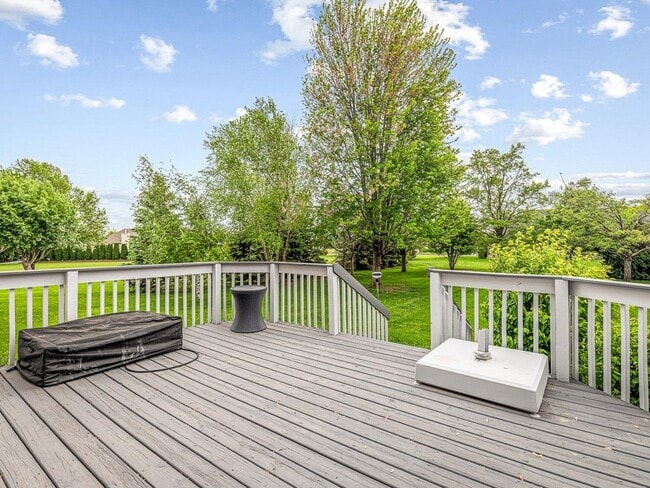 Building Photo - 251 Ashbourne Dr