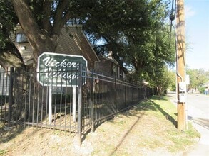 Building Photo - 5750 Phoenix Dr