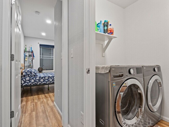 Building Photo - Stunning 4-Bed, 3-Bath House in SE Fort Collins!