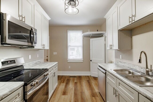 Building Photo - 185 Bloomfield St