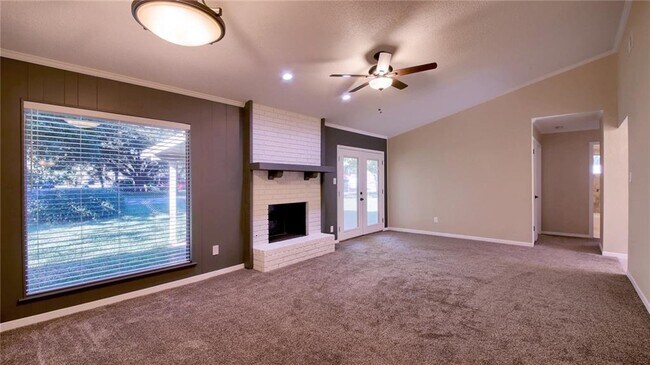 Building Photo - 1609 Castlewood Ct