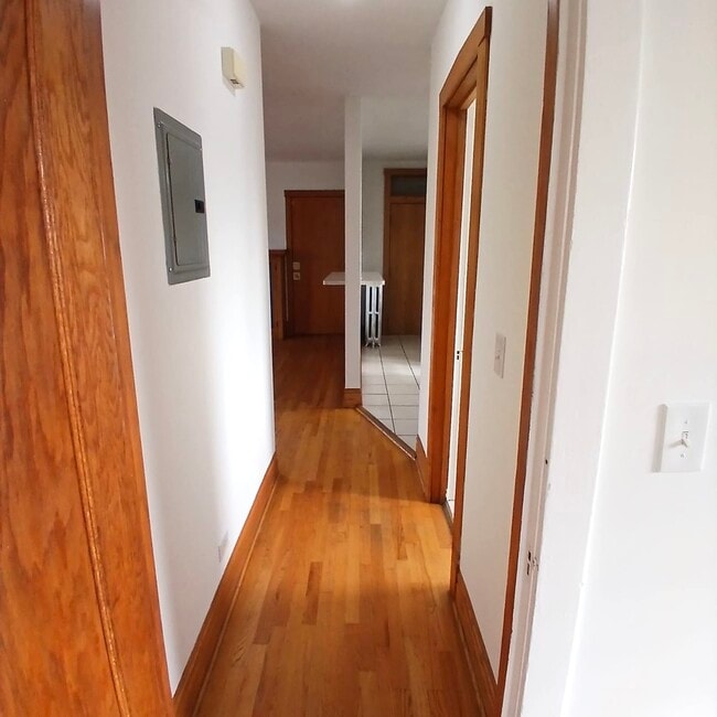 Building Photo - 5041 W Dickens Ave
