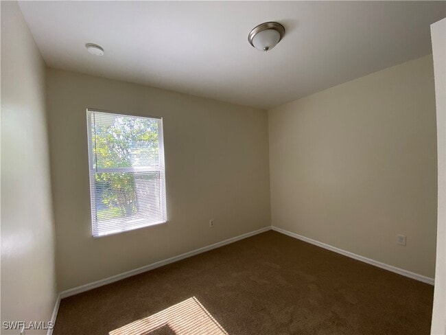 Building Photo - 539 Alexia Ave S