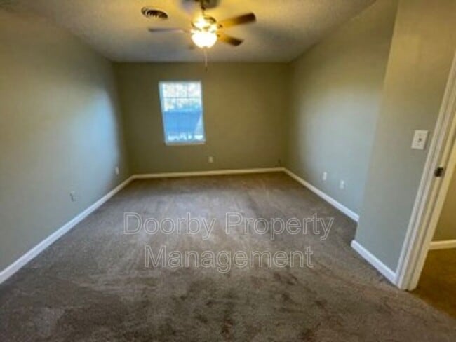 Building Photo - 3455 Hedge Drive Northeast