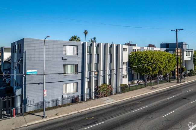 Building Photo - Rosecrans