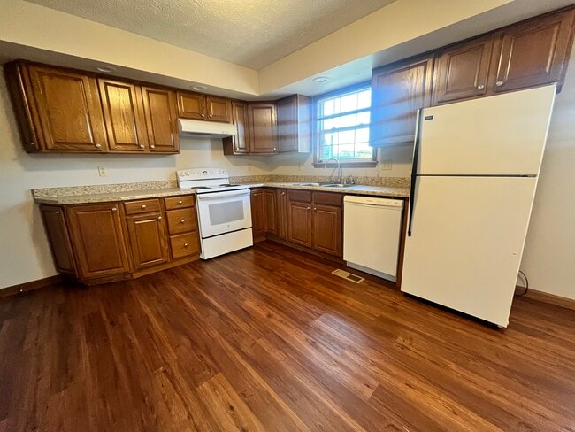 Building Photo - Dunhill Townhouses