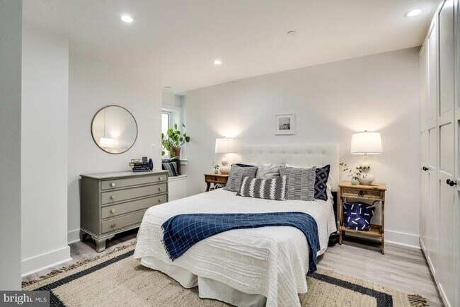 Building Photo - 22 Bryant St NW