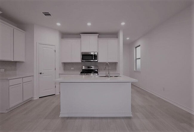 Building Photo - 562 Papaya Dr