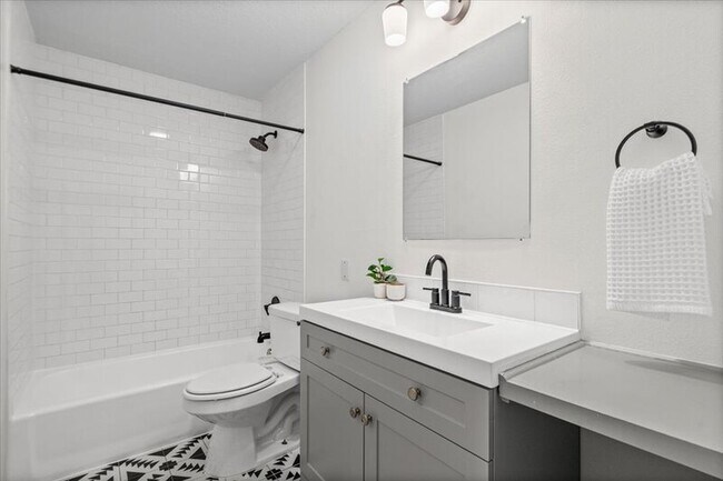 Building Photo - 3415 Willowrun Dr