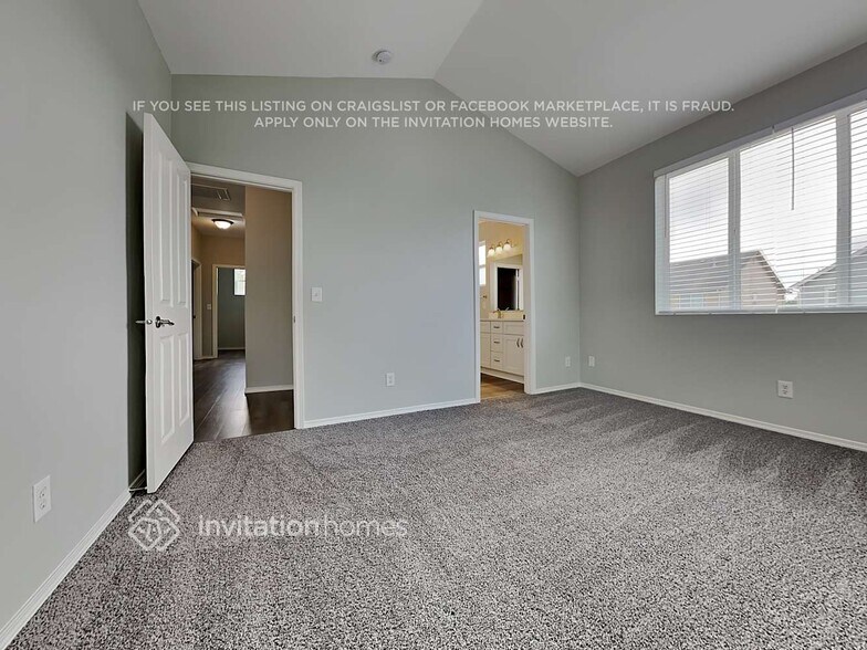 Building Photo - 8543 Fortman Dr NE