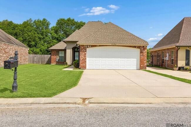 Building Photo - 40300 Creek Bend Dr