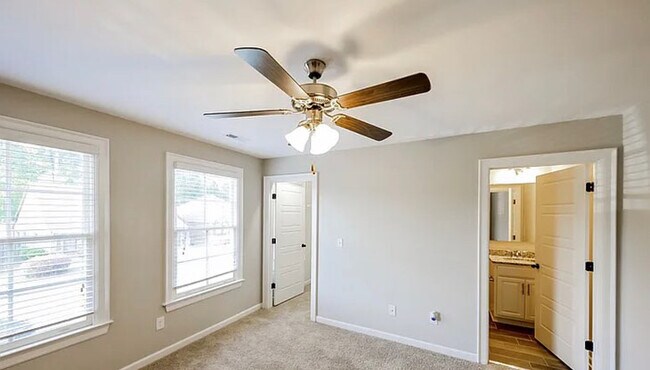 Building Photo - 1205 Hunters Gate Dr