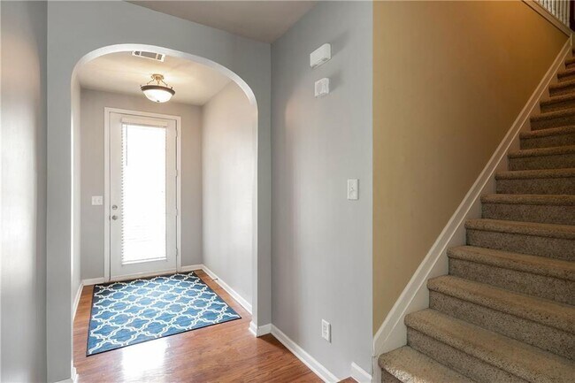 Building Photo - 940 Pierce Ivy Ct NE