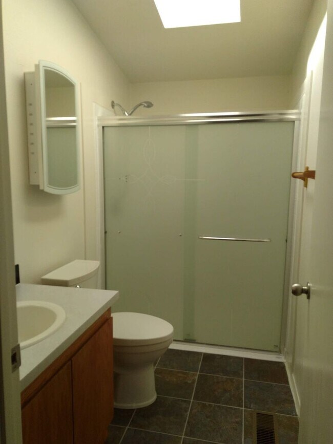 Building Photo - Round Lake Estates