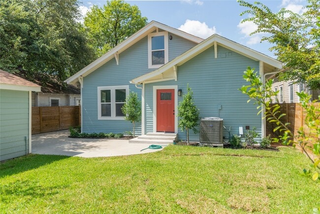 Building Photo - 1812 Everett St