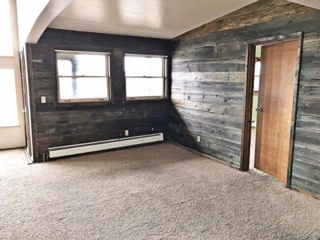 Building Photo - 307 High St