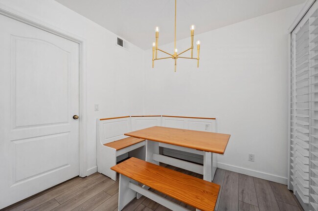 Building Photo - 620 Holbrook Ct
