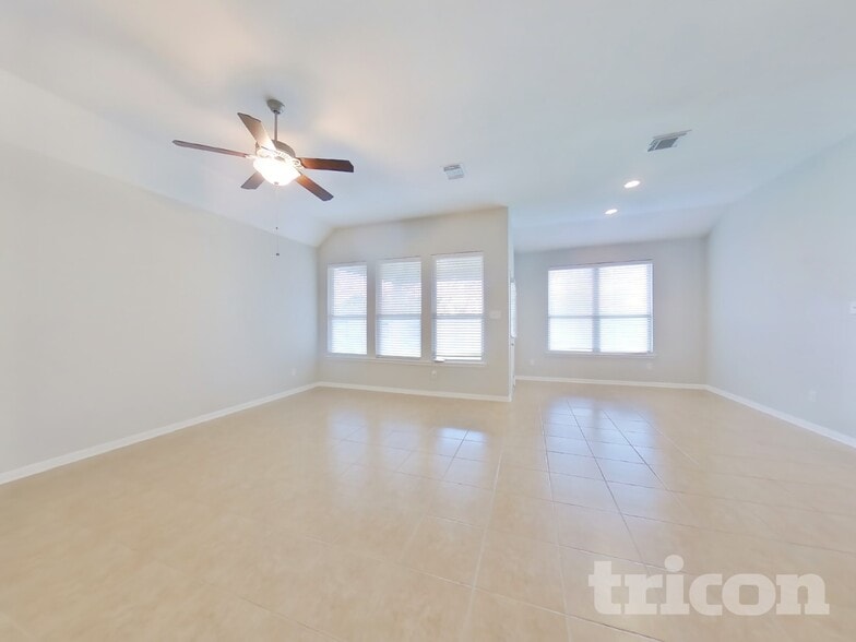 Building Photo - 410 Heatherton Hill Dr