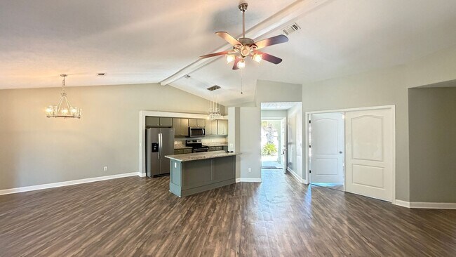 Building Photo - The Glads