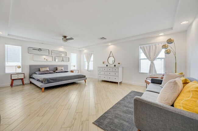 Building Photo - FANTASTIC FULLY UPGRADED FURNISHED RENTAL LOCATED IN THE SOUTHWEST!!!