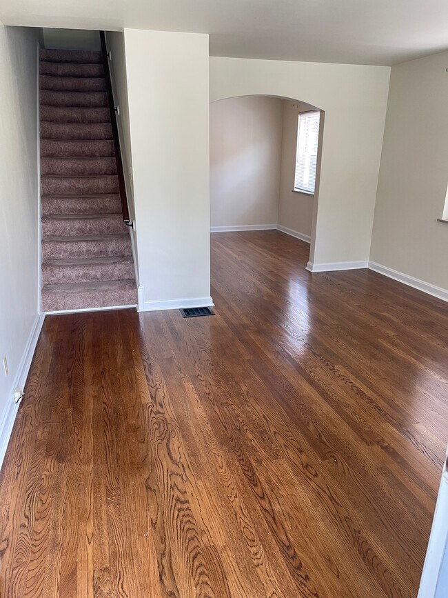 living room - 29 Pleasant Ridge Ave
