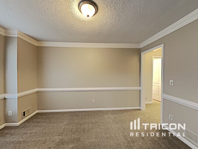 Building Photo - 567 Horseshoe Cir