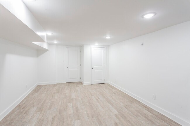 Building Photo - 5011 Chester Ave