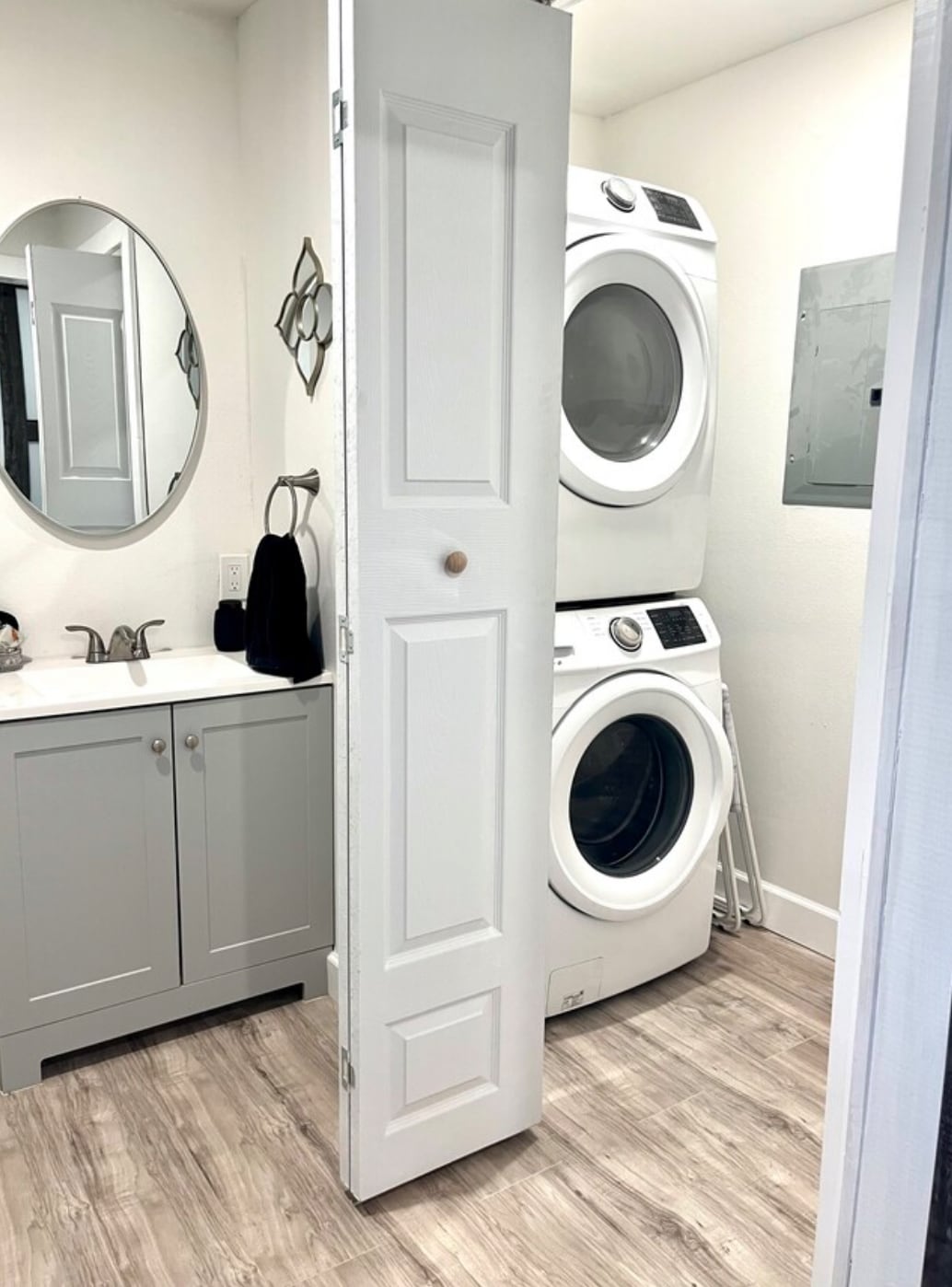 Building Photo - 7819 Glider Ave