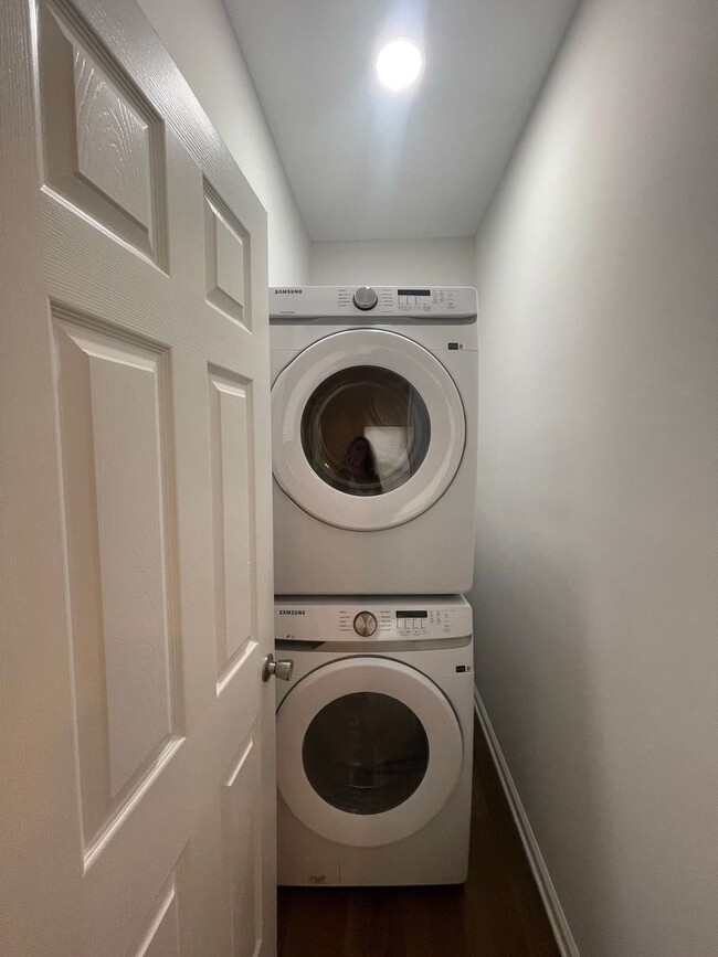 Building Photo - NEW CONSTRUCTION PRE-LEASING FOR AUGUST 2026!