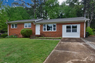 Building Photo - 504 Marion Dr