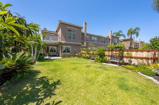 Building Photo - Beautiful Townhome in Chula Vista zz