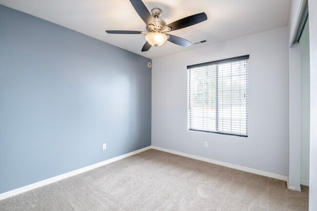 Building Photo - 14950 Prairie Vista Loop SE