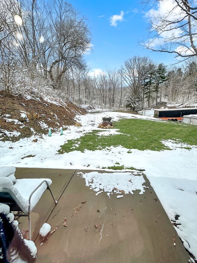 Building Photo - Charming 2-bedroom, 1-bath home in Oakdale, PA!