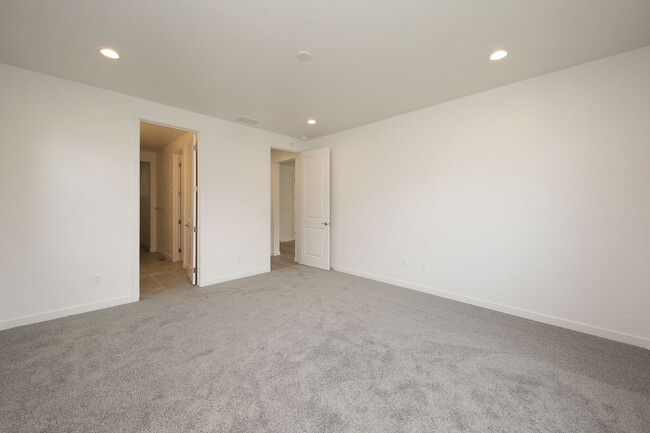 Building Photo - 11171 W Heliopsis Dr