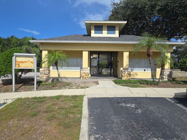 Building Photo - 3/3 Townhome In Valrico