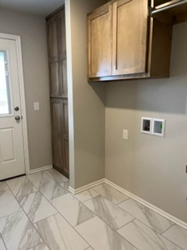 Building Photo - 1st Month Free!