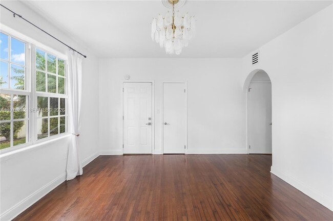 Building Photo - 1027 Euclid Ave