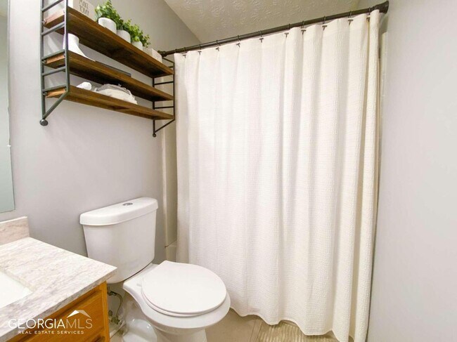 Building Photo - 5553 Strathmoor Manor Cir