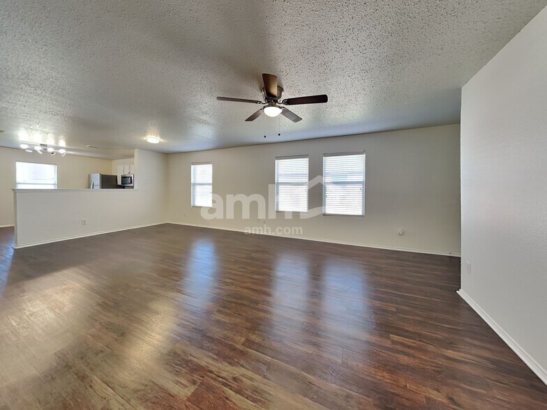 Building Photo - 2509 Margaret Ln