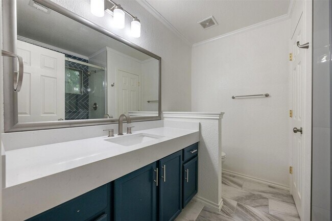 Building Photo - 4501 Whispering Valley Dr